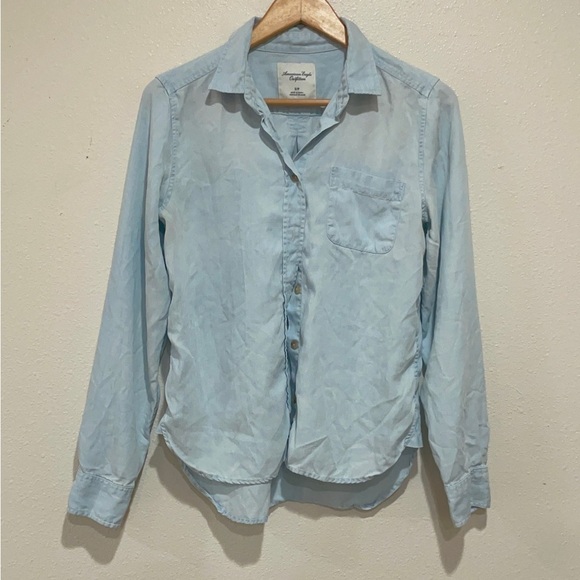 American Eagle Outfitters Tops - American Eagle Outfitters Blue Relaxed Button Down Shirt